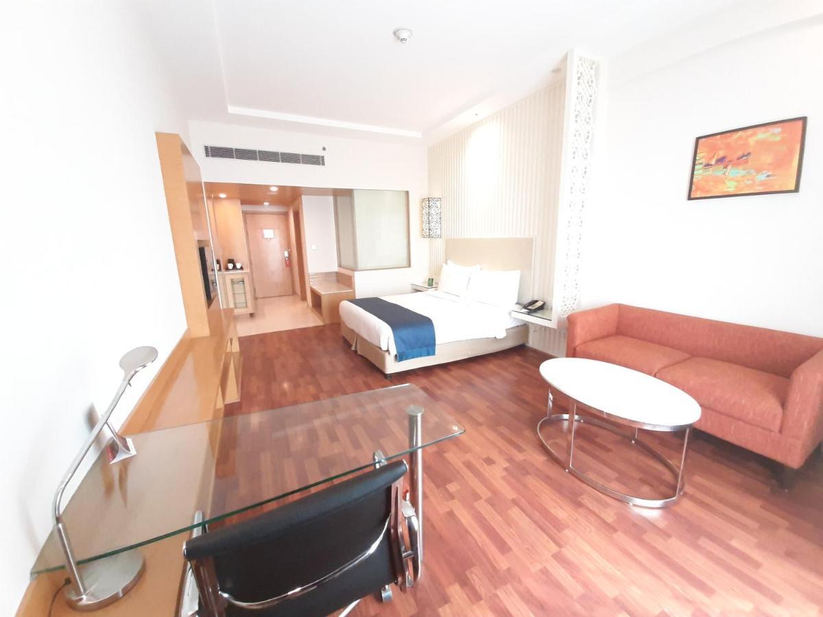 Holiday Inn Amritsar Ranjit Avenue By Ihg Exterior foto